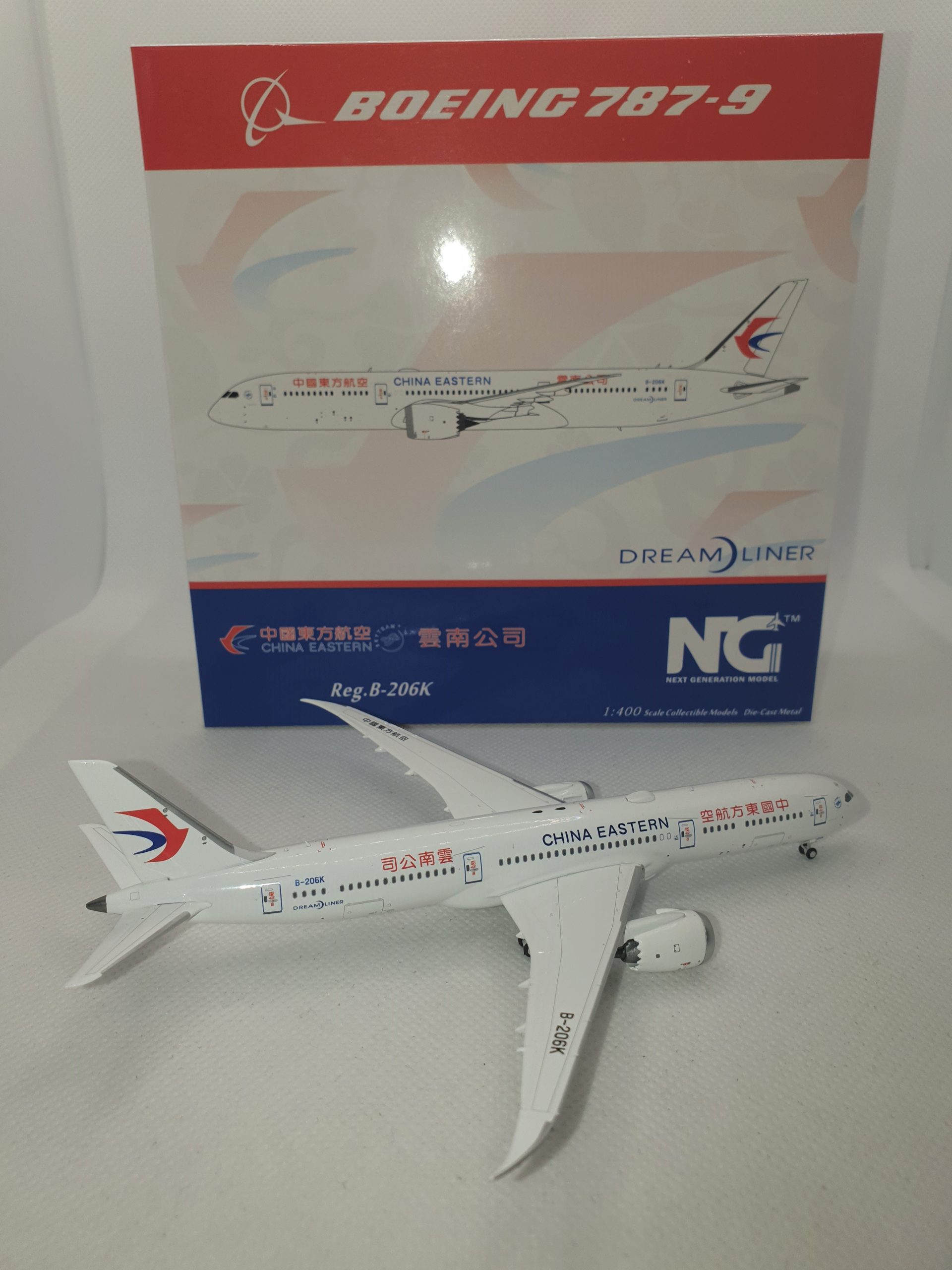 Die-Cast Model Plane NG Model 1:400 China Eastern Boeing 787-9 B-206K 55009 
