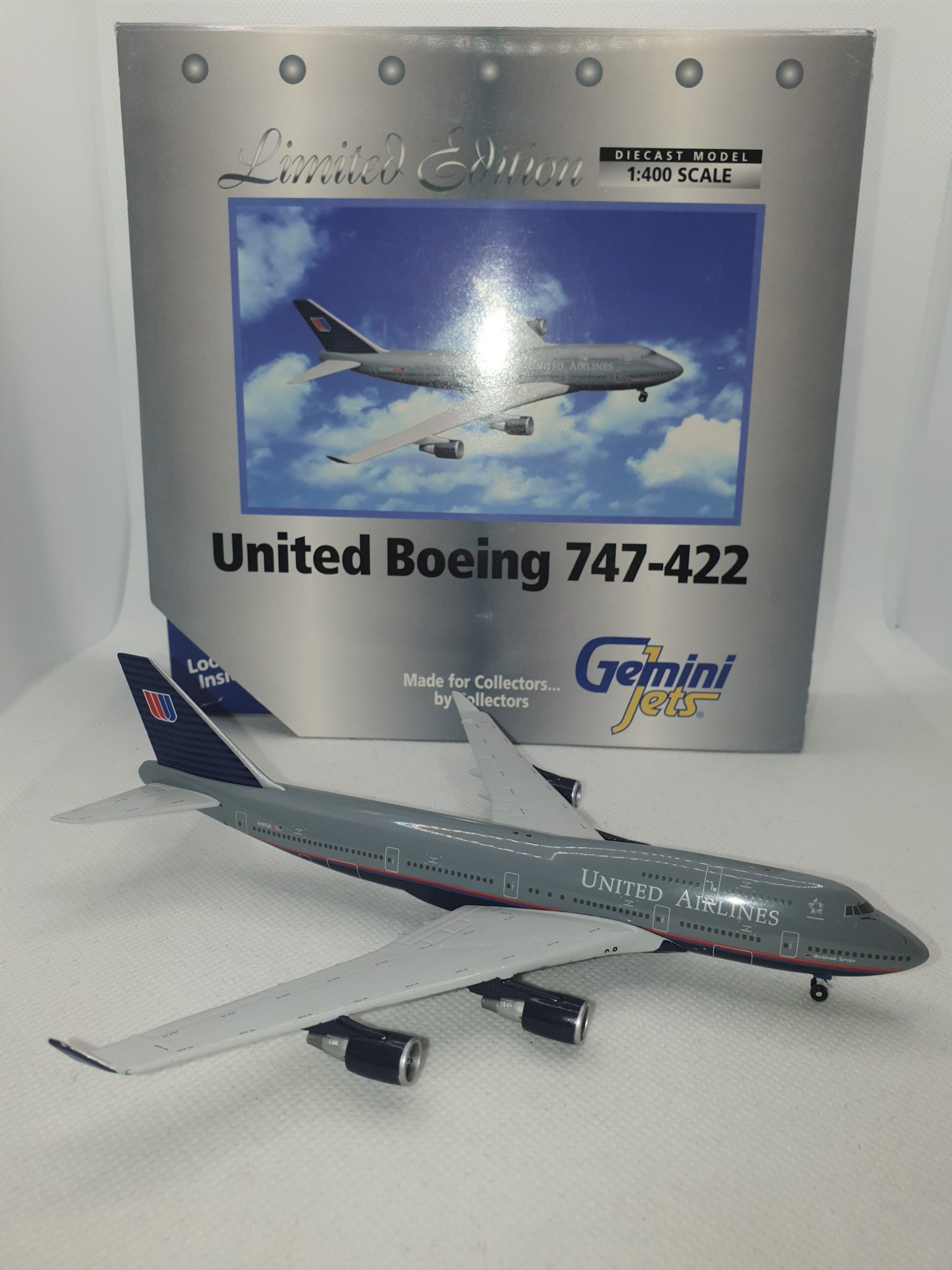 Gemini Jets 1:400 United Airlines N197UA Boeing 747-400 - Bedfordshire