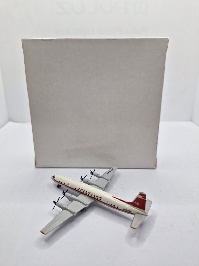 Aeroclassics 1:400 Interflug DDR-STP Ilyushin IL-18 - Image 4