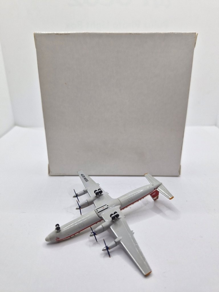 Aeroclassics 1:400 Interflug DDR-STP Ilyushin IL-18 - Image 5