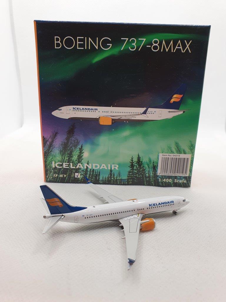 PHX04219 1:400 Phoenix Model IcelandAir Boeing 737-8 Max Reg #TF-ICY pre-painte 