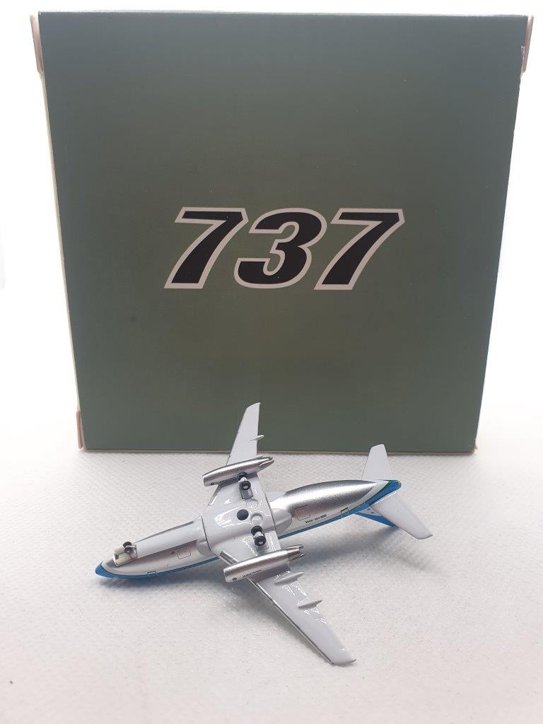 SMA 1:400 SAHSA HR-SHA Boeing 737-200 - Bedfordshire Diecast