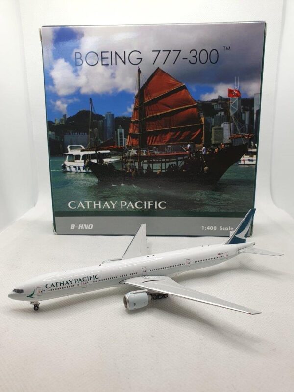 Phoenix 1:400 Cathay Pacific B-HNO Boeing 777-300 - Bedfordshire