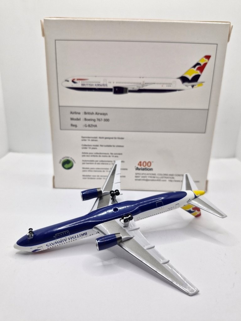 Aviation 400 1:400 British Airways G-BZHA Boeing 767-300 - Image 5