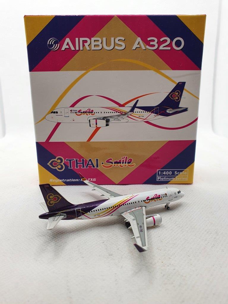 Phoenix 1:400 Thai Smile HS-TXG Airbus A320-200 SL - Bedfordshire