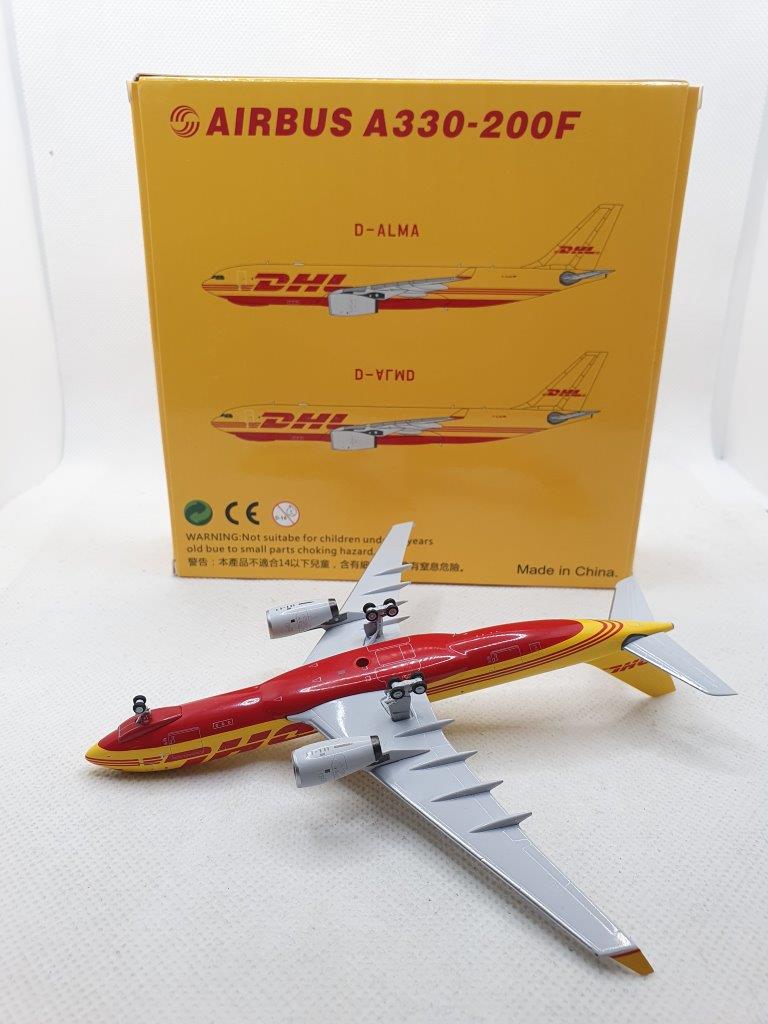 Herpa Airbus A330-200F DHL Aviation – Maquette Snap-fit 1:200, Avion Miniature Collection, Avec Socle, Plastique