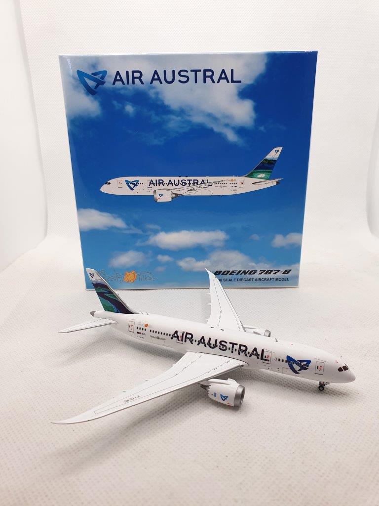 JC Wings 1:400 Air Austral F-OLRC Boeing 787-8 - Bedfordshire