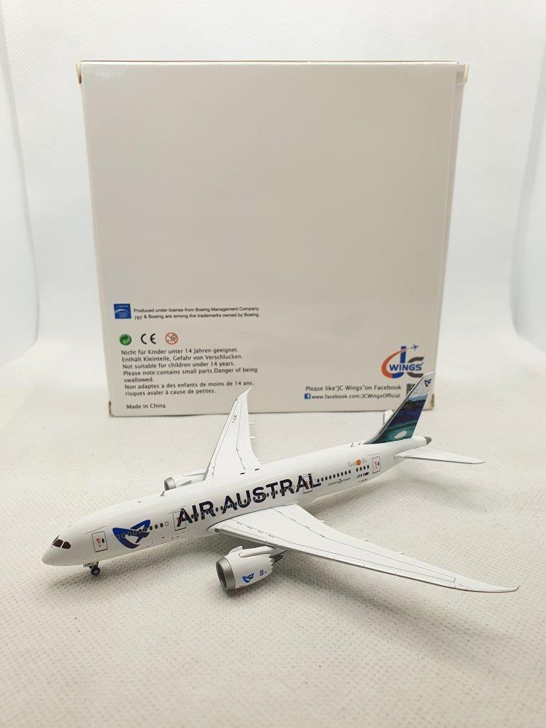 JC Wings 1:400 Air Austral F-OLRC Boeing 787-8 - Bedfordshire