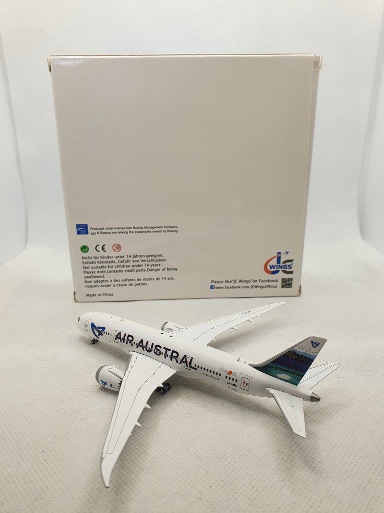 JC Wings 1:400 Air Austral F-OLRC Boeing 787-8 - Bedfordshire