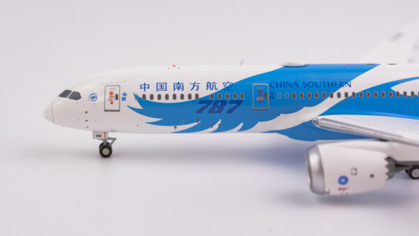 NG Models 1:400 China Southern Airlines B-1243 Boeing 787-9