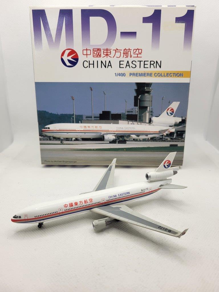 Dragon Wings 1:400 China Eastern Airlines B-2172 McDonnell Douglas MD-11 - Image 3