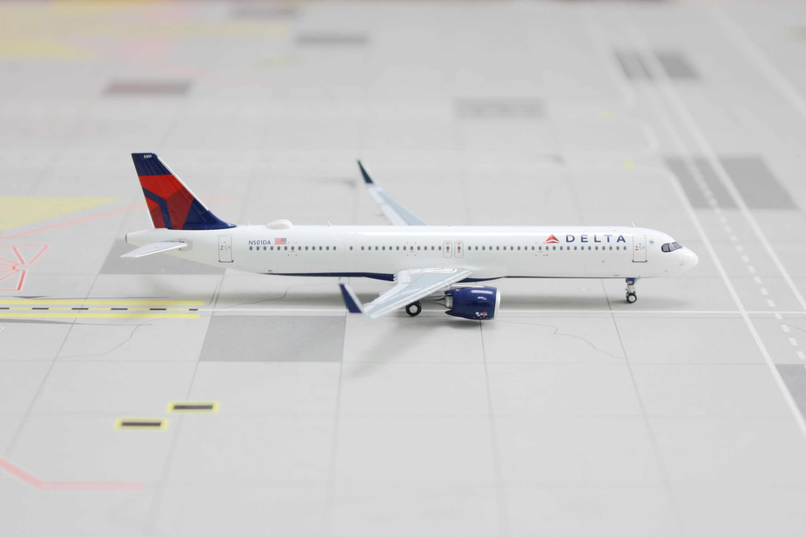 Panda Models 1:400 Delta Airlines N501DA Airbus A321-Neo - Bedfordshire ...