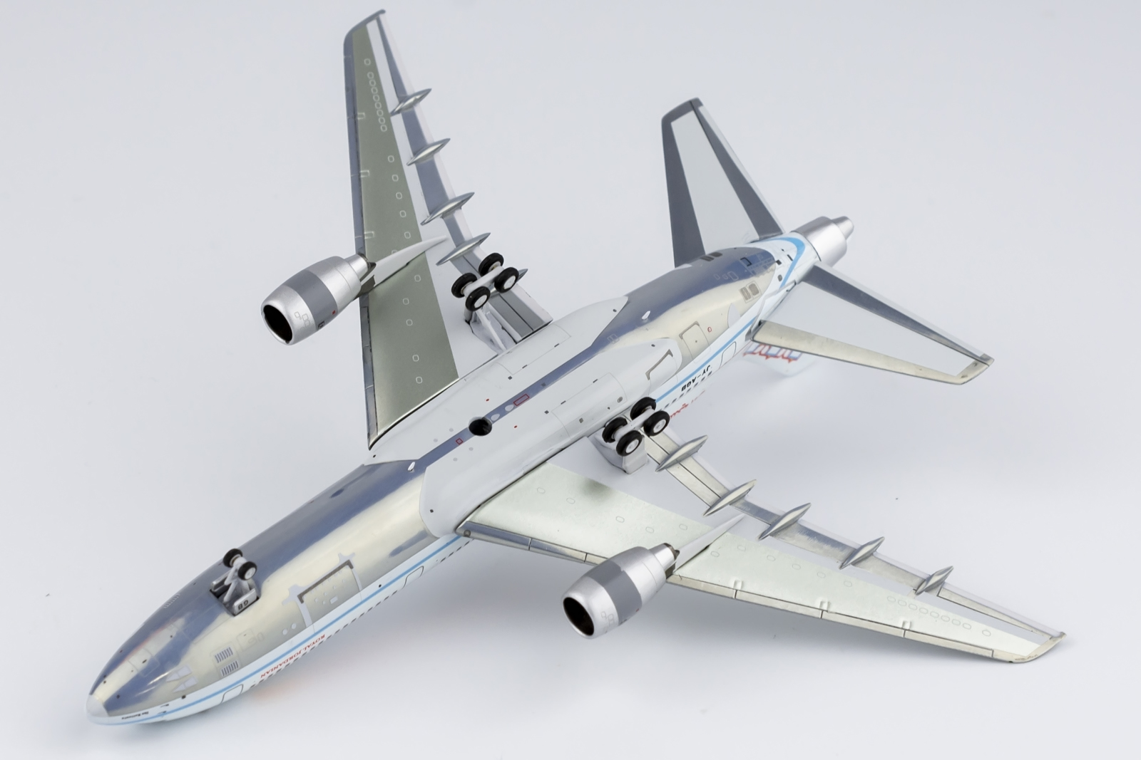 NG Models 1:400 Alia - Royal Jordanian Airline JY-AGB Lockhead Tristar L-1011-500 - Image 7