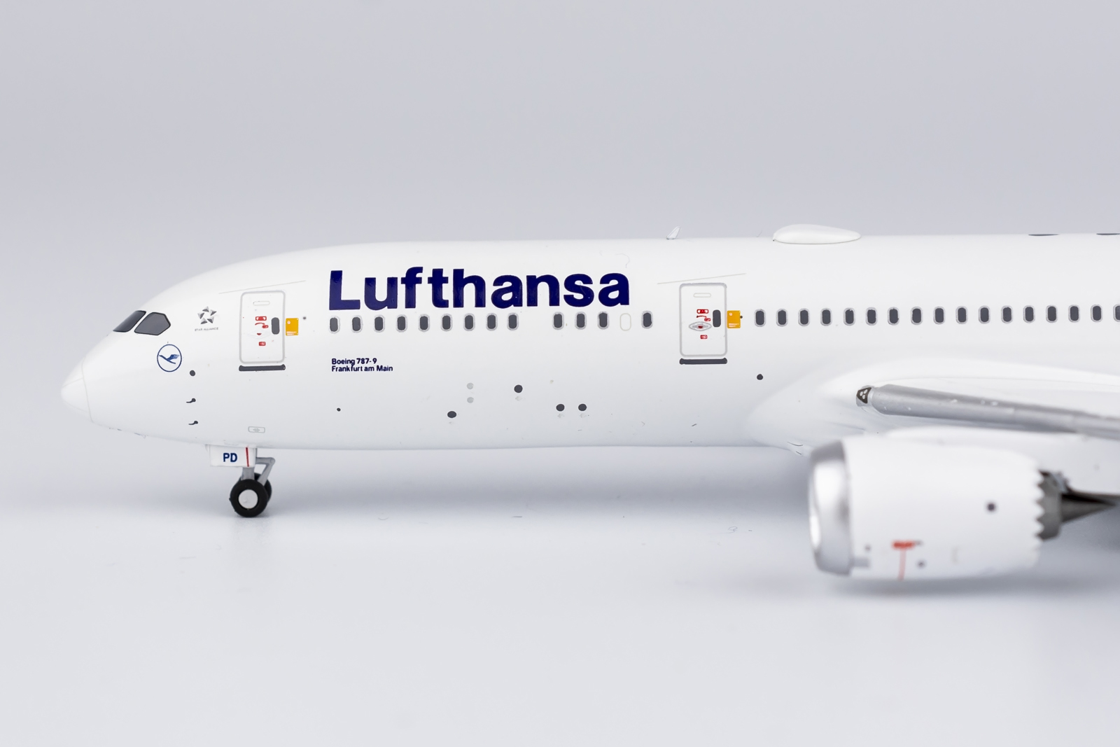 NG Models 1:400 Lufthansa D-ABPD Boeing 787-9 - Bedfordshire