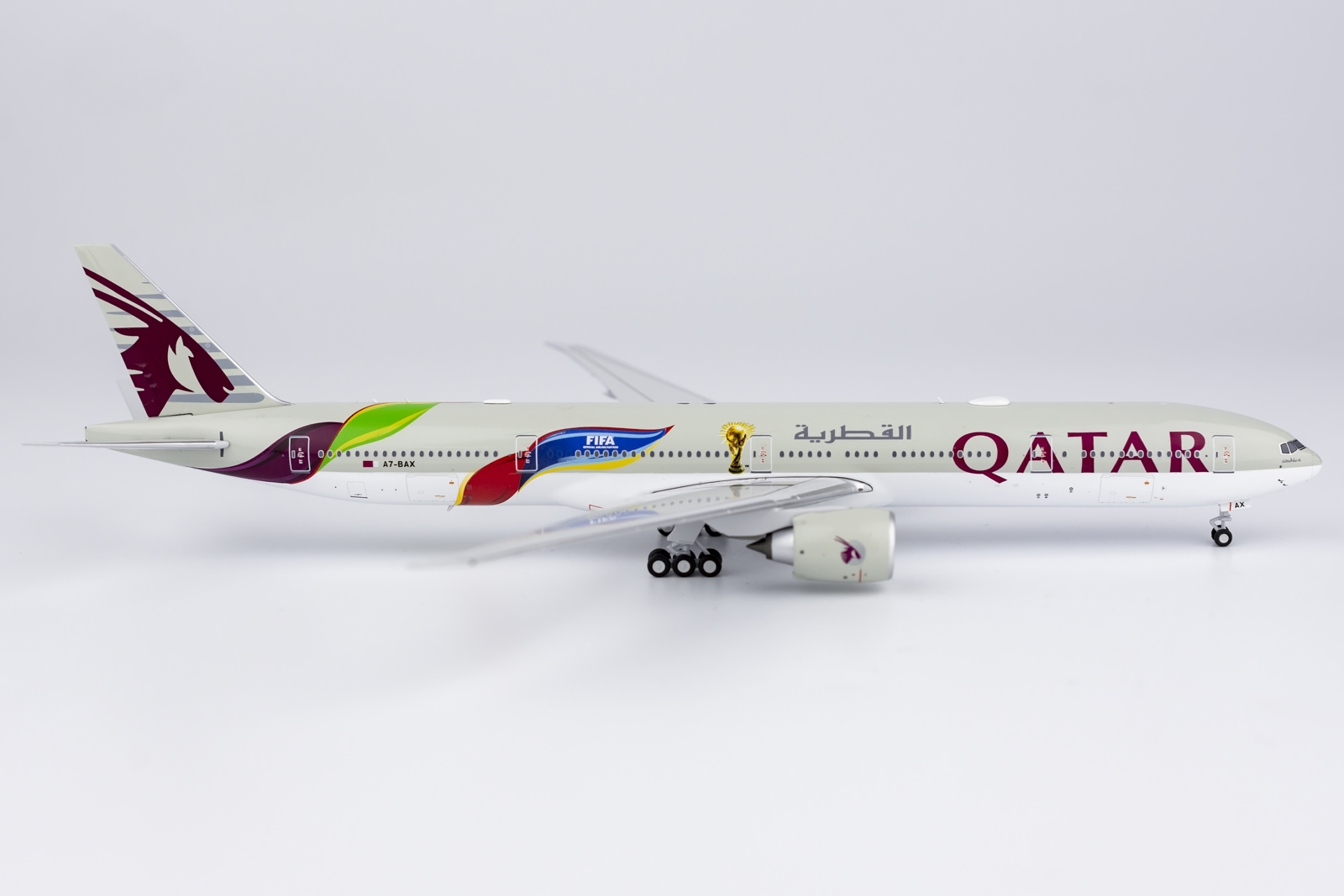 NG Models 1:400 Qatar Airways A7-BAX Boeing 777-300 - Bedfordshire