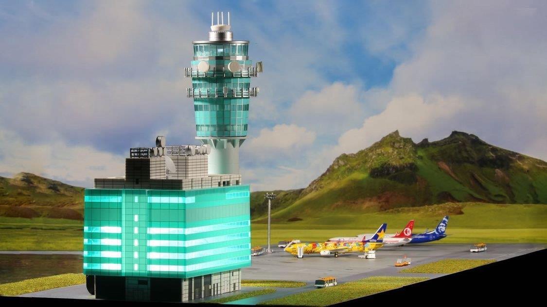 Fantasy Wings 1:400 Hong Kong Airport Air Traffic Control Tower & Outer Bay Parking V131-V134 - Image 2