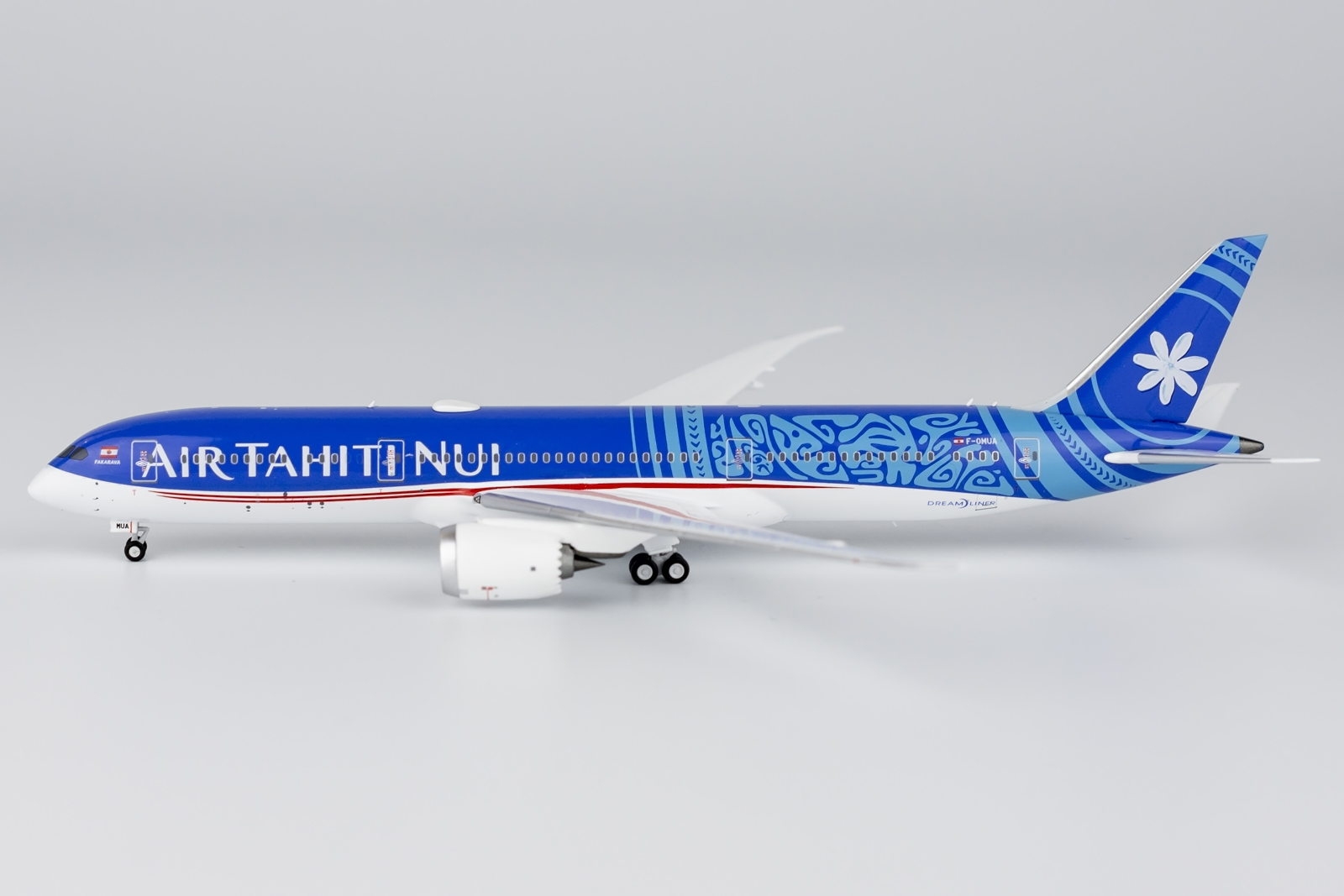 NG Models 1:400 Air Tahiti Nui F-OMUA Boeing 787-9 - Image 2