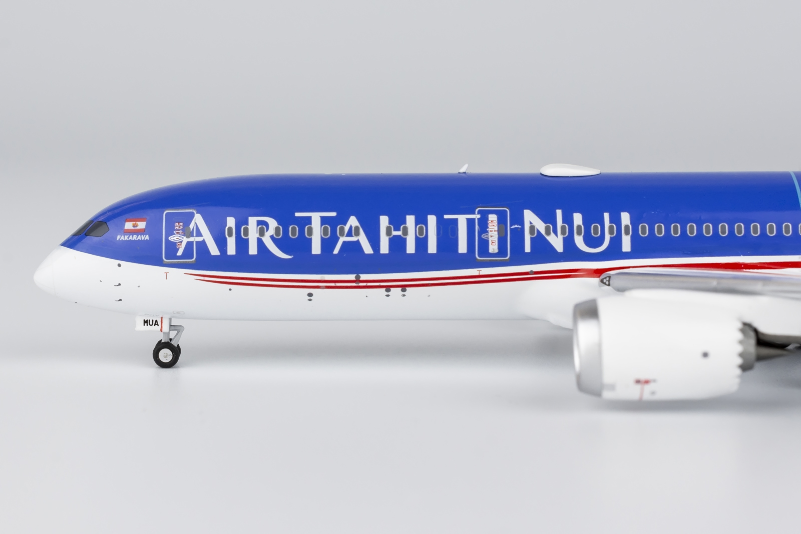 NG Models 1:400 Air Tahiti Nui F-OMUA Boeing 787-9 - Image 3