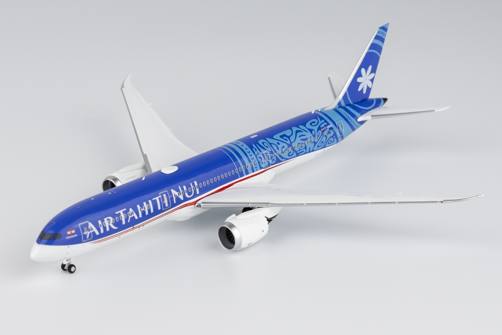 NG Models 1:400 Air Tahiti Nui F-OMUA Boeing 787-9 - Image 4