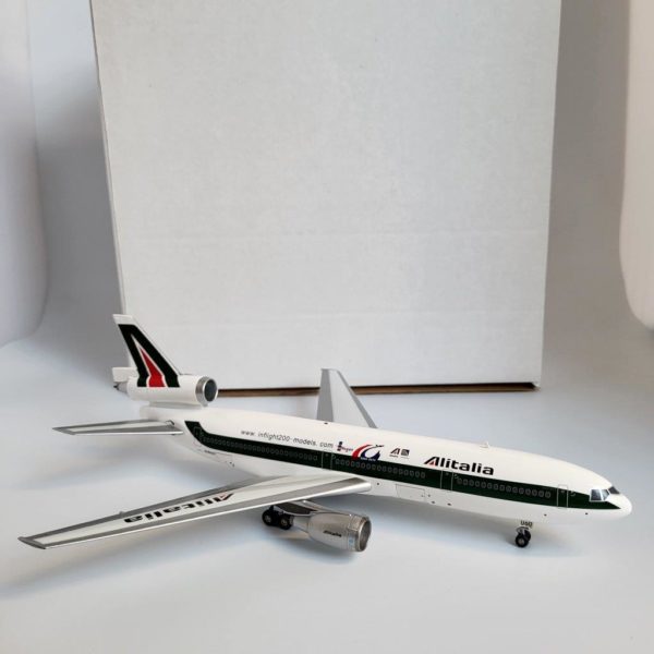 Inflight200 1:200 Latam A7-AMA Airbus A350-900 - Bedfordshire Diecast