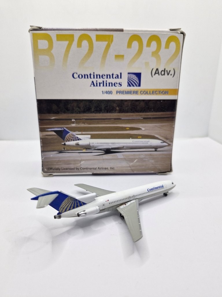 Dragon Wings 1:400 Continental Airlines N10791 Boeing 727-200 - Image 2