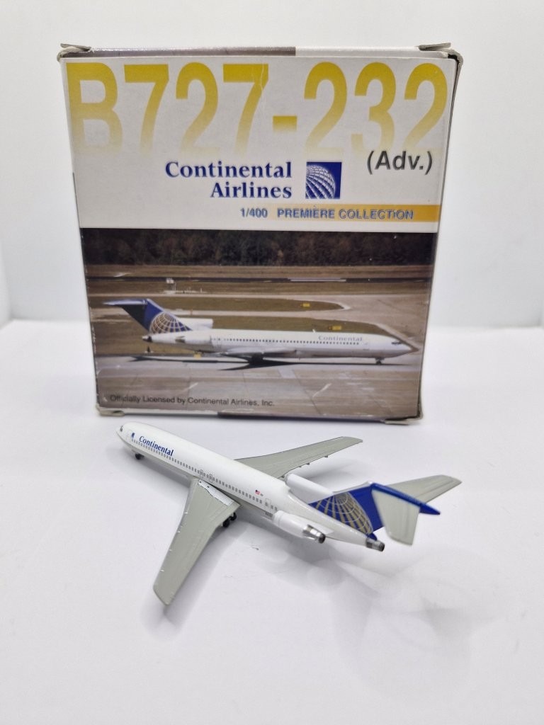 Dragon Wings 1:400 Continental Airlines N10791 Boeing 727-200 - Image 4