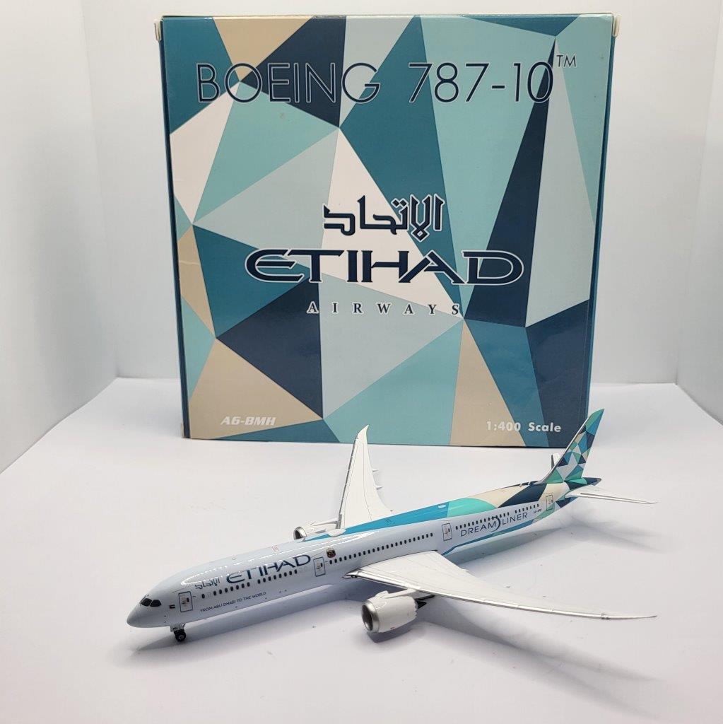 Phoenix 1:400 Etihad Airways A6-BMH Boeing 787-10 - Bedfordshire