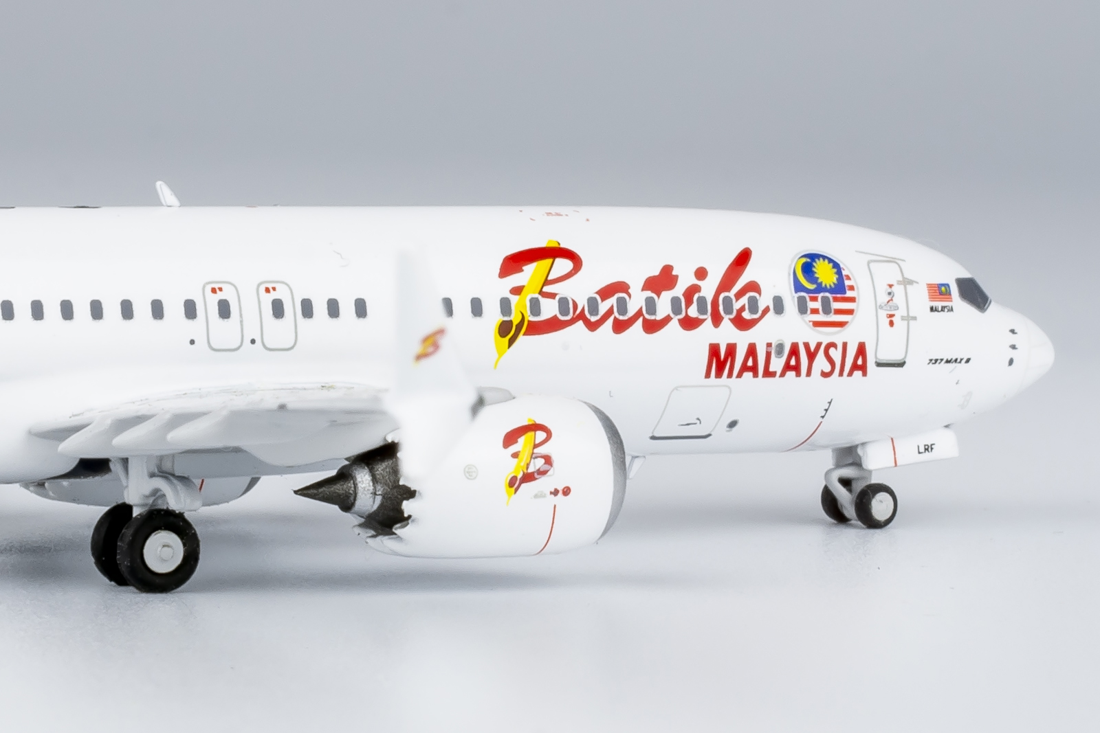 NG Models 1:400 Batik Air Malaysia 9M-LRF Boeing 737-MAX 8 - Image 7
