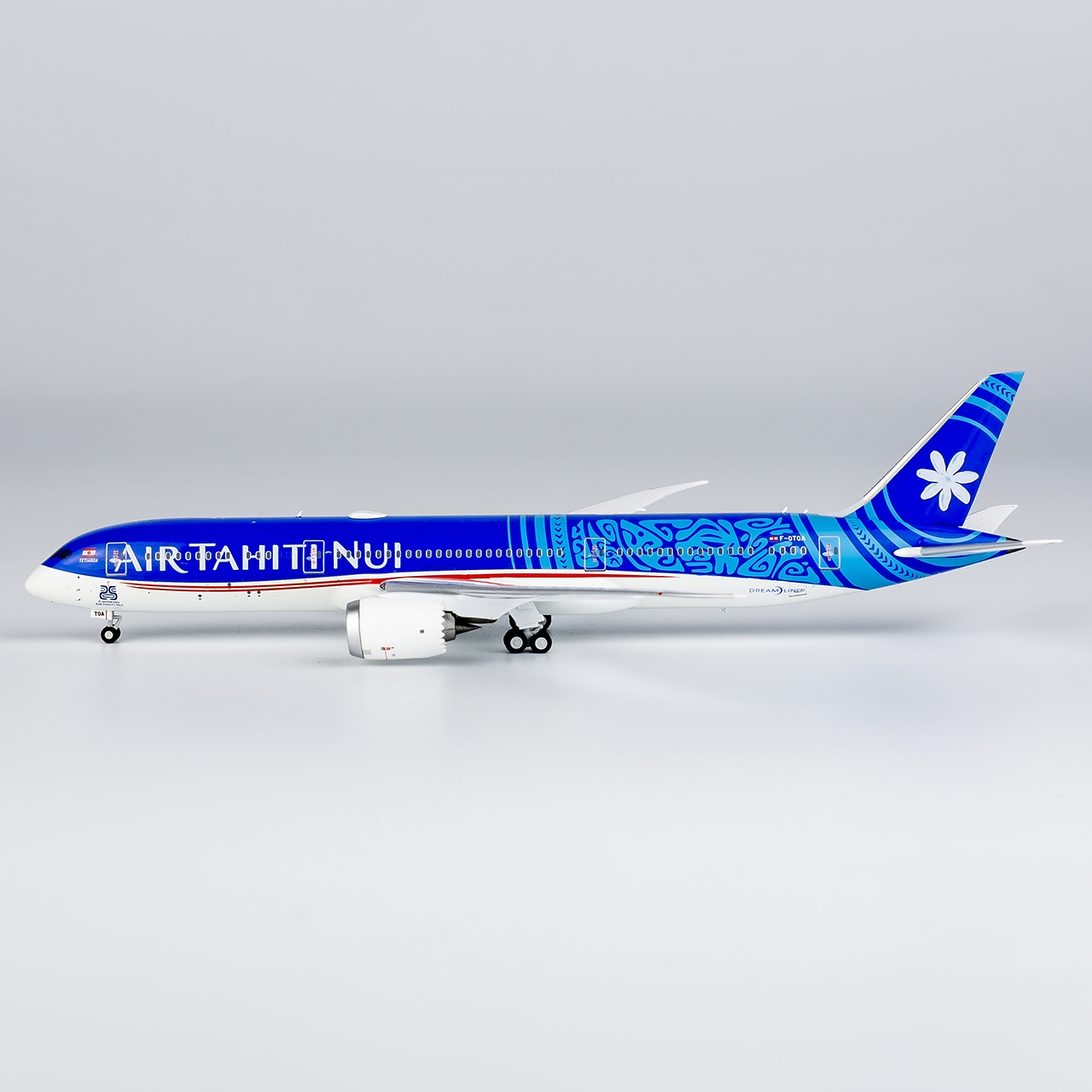 NG Models 1:400 Air Tahiti Nui F-OVAA Boeing 787-9 - Image 2