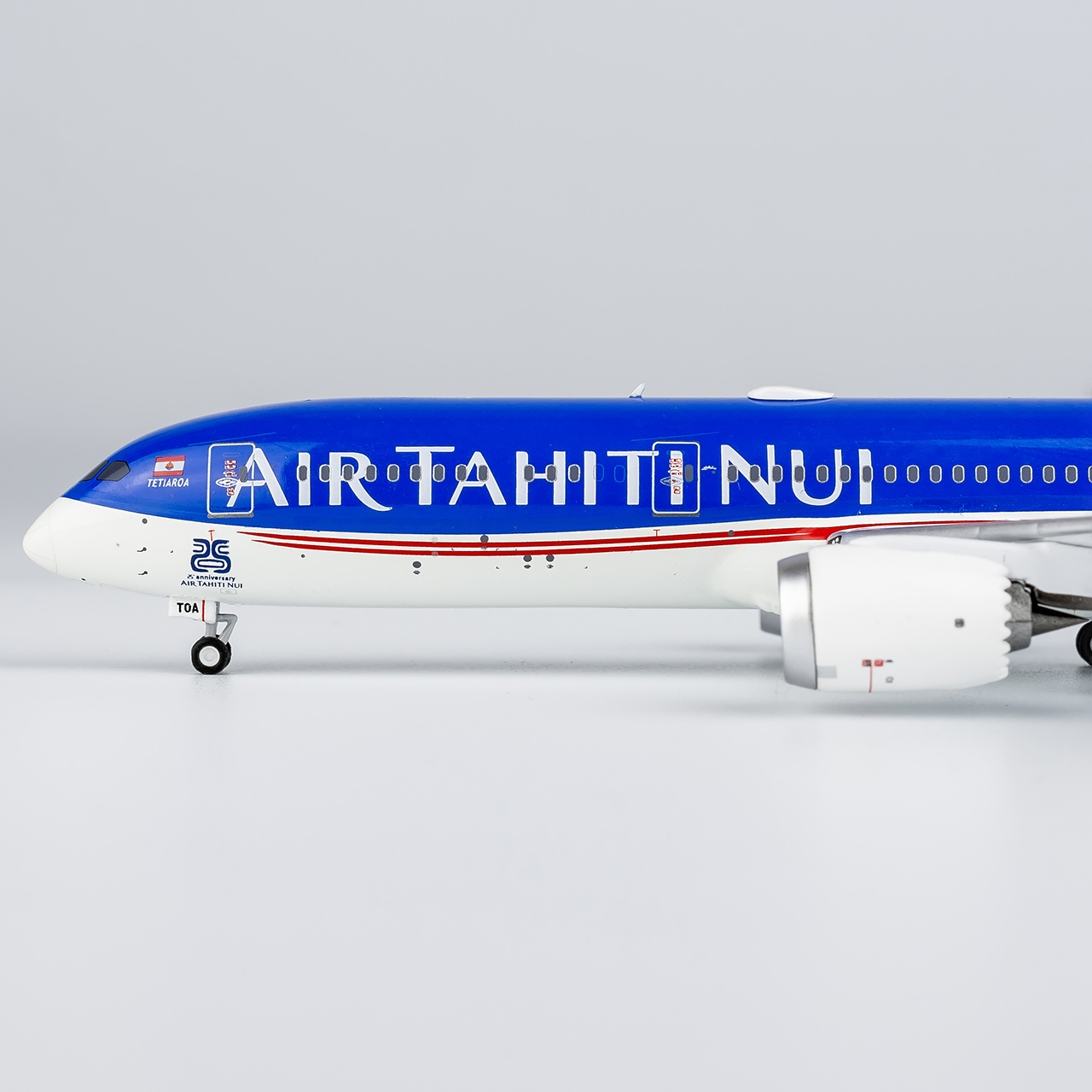 NG Models 1:400 Air Tahiti Nui F-OVAA Boeing 787-9 - Image 3