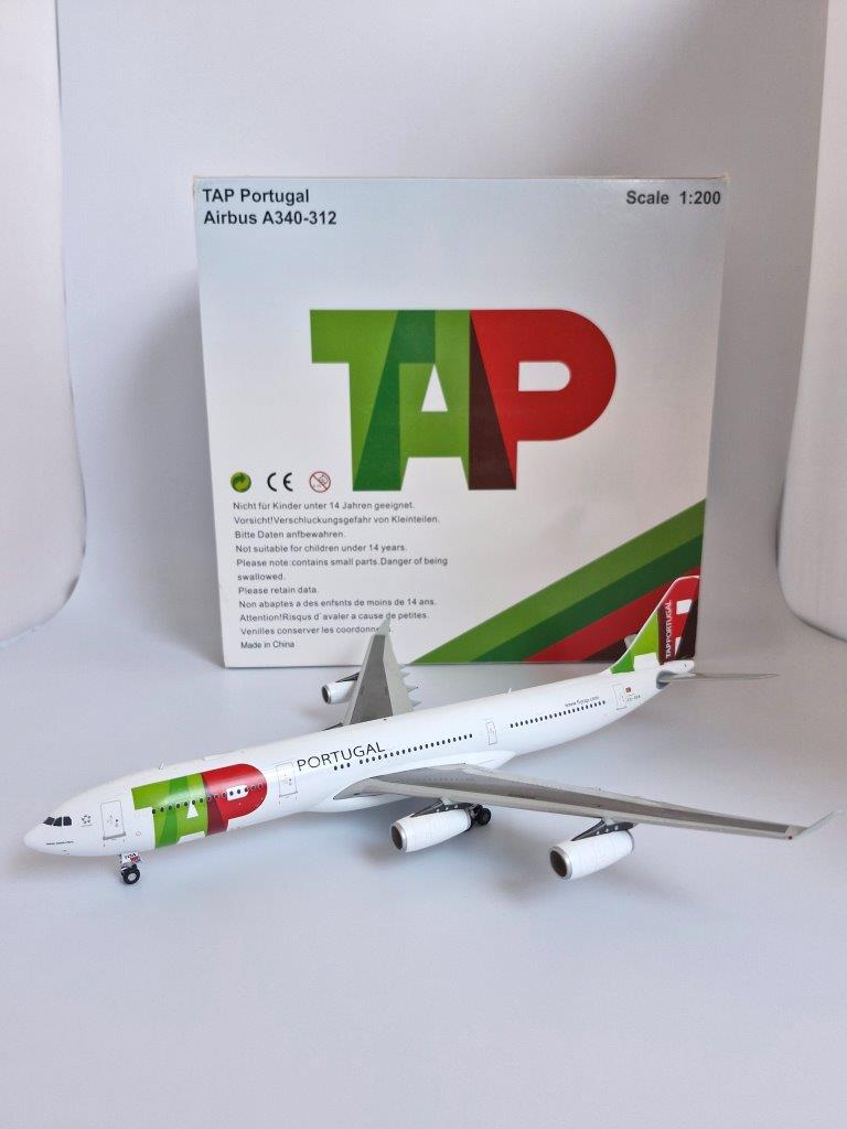 JC Wings 1:200 TAP Air Portugal CS-TOA Airbus A340-300 - Image 3