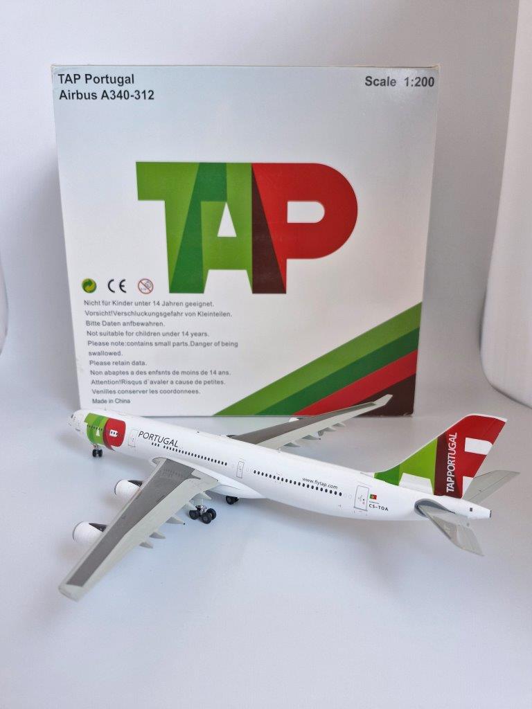 JC Wings 1:200 TAP Air Portugal CS-TOA Airbus A340-300 - Image 4