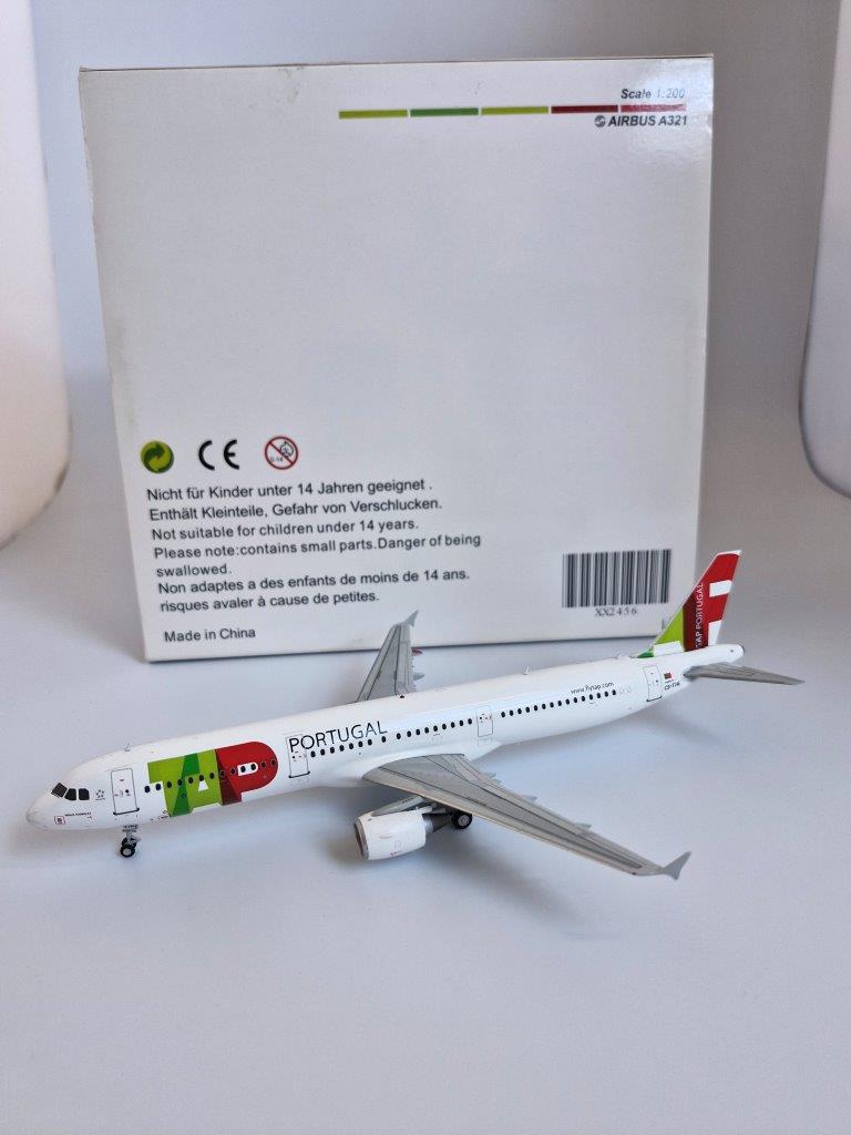 JC Wings 1:200 TAP Air Portugal CS-TJG Airbus A321-200 - Image 4
