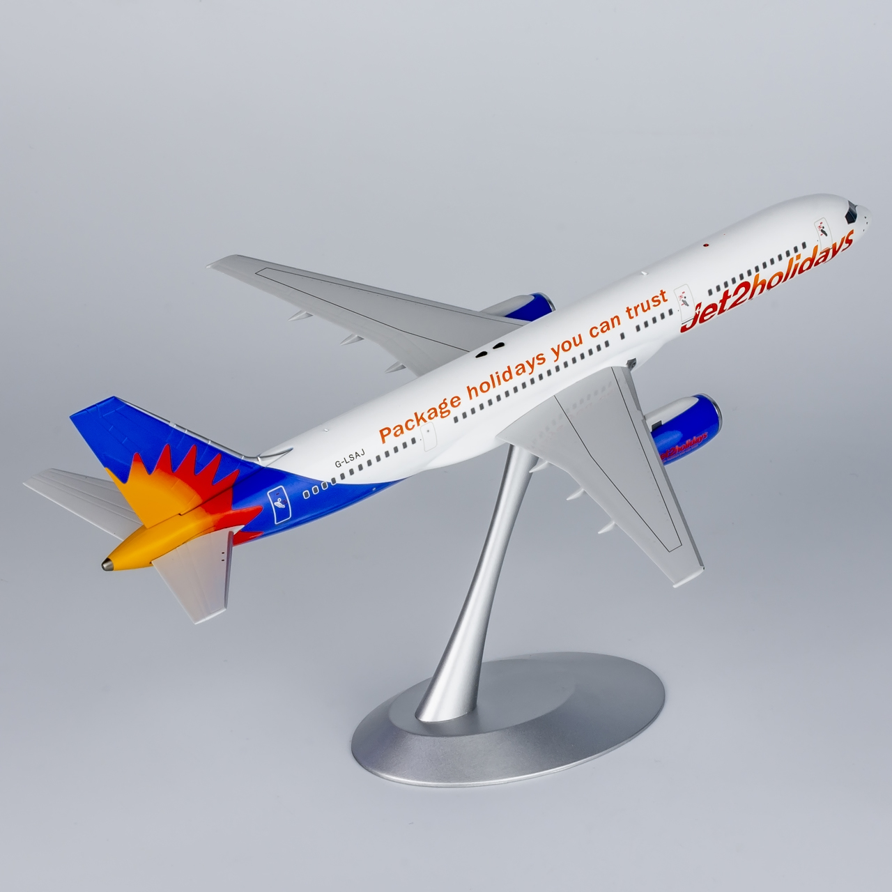 NG Models 1:200 Jet2 Holidays G-LSAJ Boeing 757-200 - Image 10