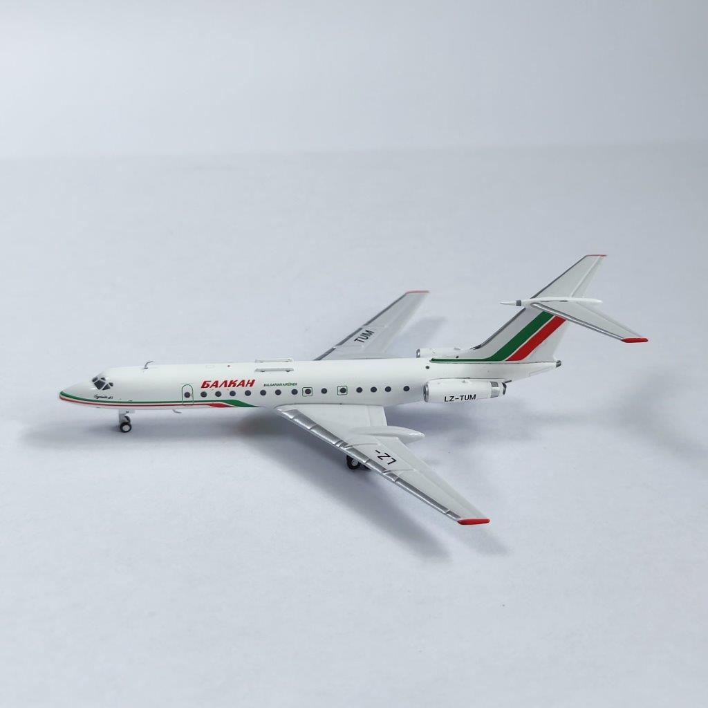 Panda Models 1:400 Balkan Bulgarian Airlines LZ-TUM Tupolev TU-134A-3 - Image 3