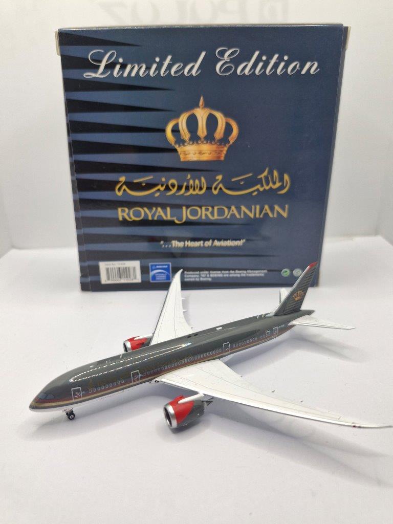 Phoenix 1:400 Royal Jordanian JY-BAB Boeing 787-8 - Bedfordshire