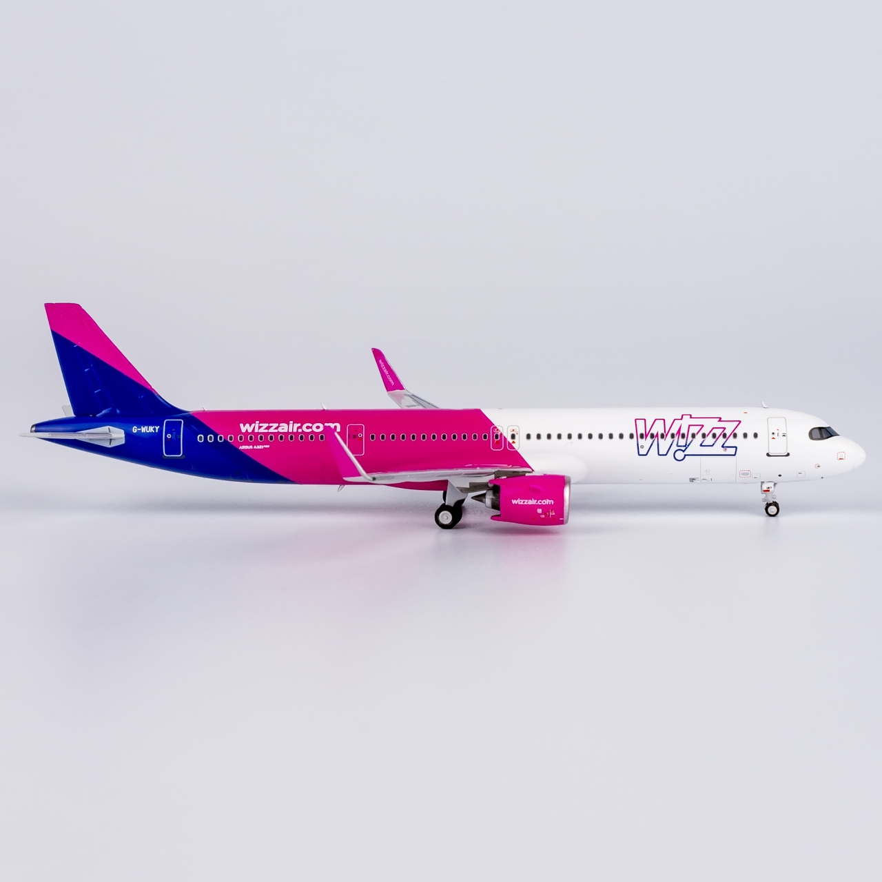 NG Models 1:400 Wizz Air UK G-WUKY Airbus A321-Neo - Image 6