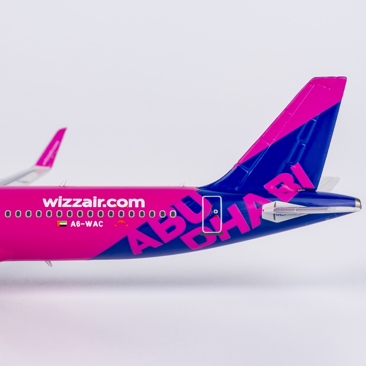NG Models 1:400 Wizz Air Abu Dhabi A6-WAC Airbus A321-Neo - Image 4