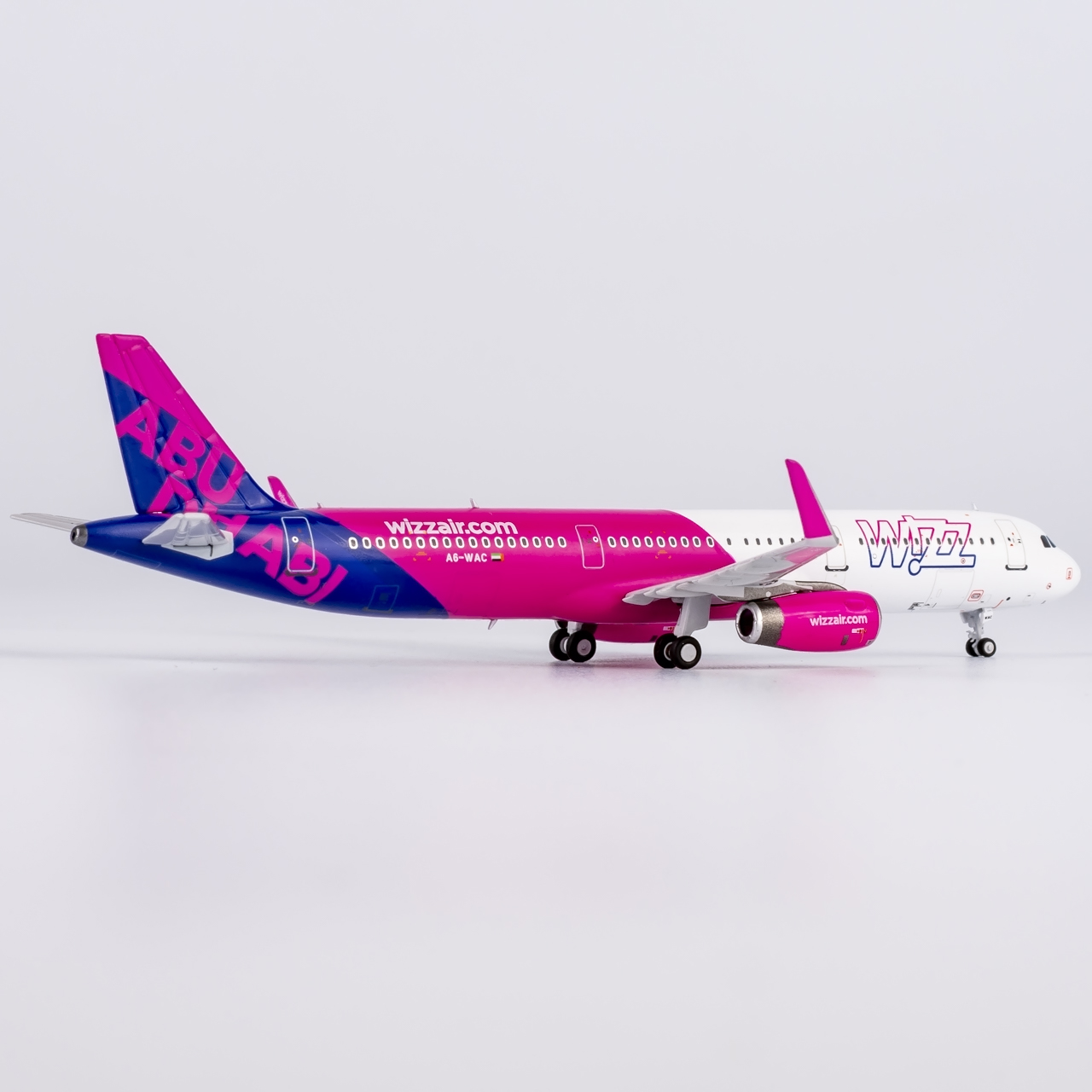 NG Models 1:400 Wizz Air Abu Dhabi A6-WAC Airbus A321-Neo - Image 7