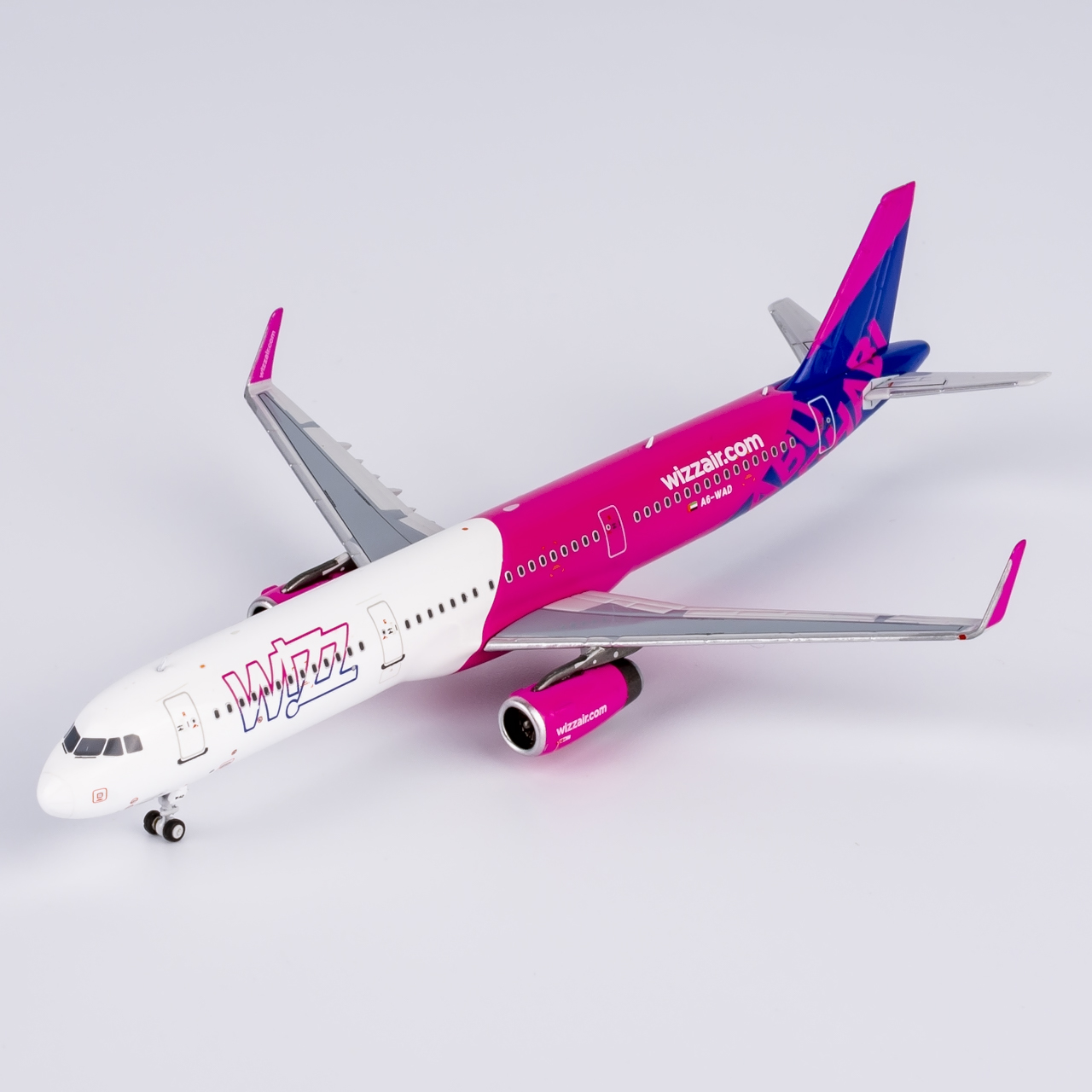 NG Models 1:400 Wizz Air Abu Dhabi A6-WAD Airbus A321-Neo - Image 5
