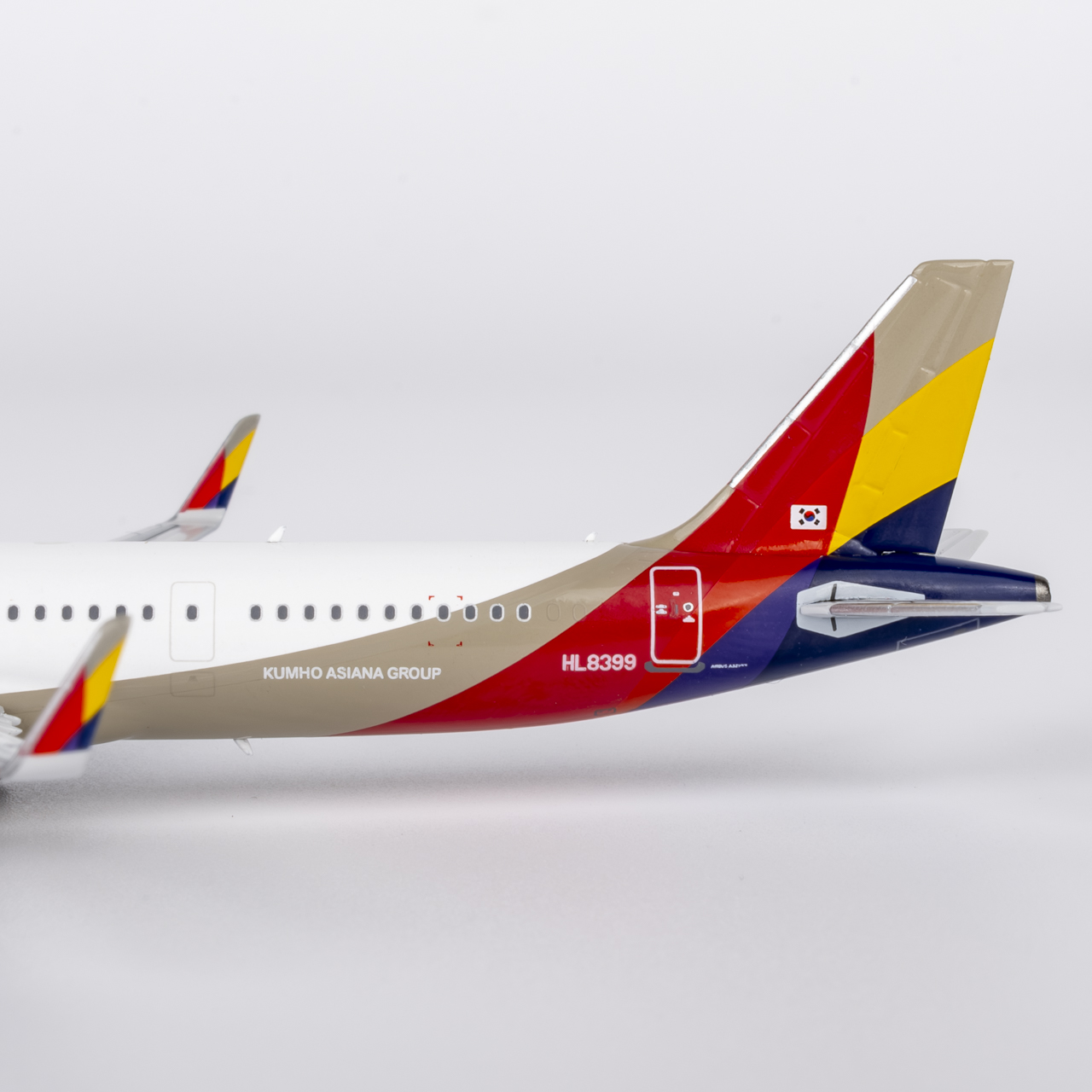 NG Models 1:400 Asiana Airlines HL8399 Airbus A321-Neo - Image 4