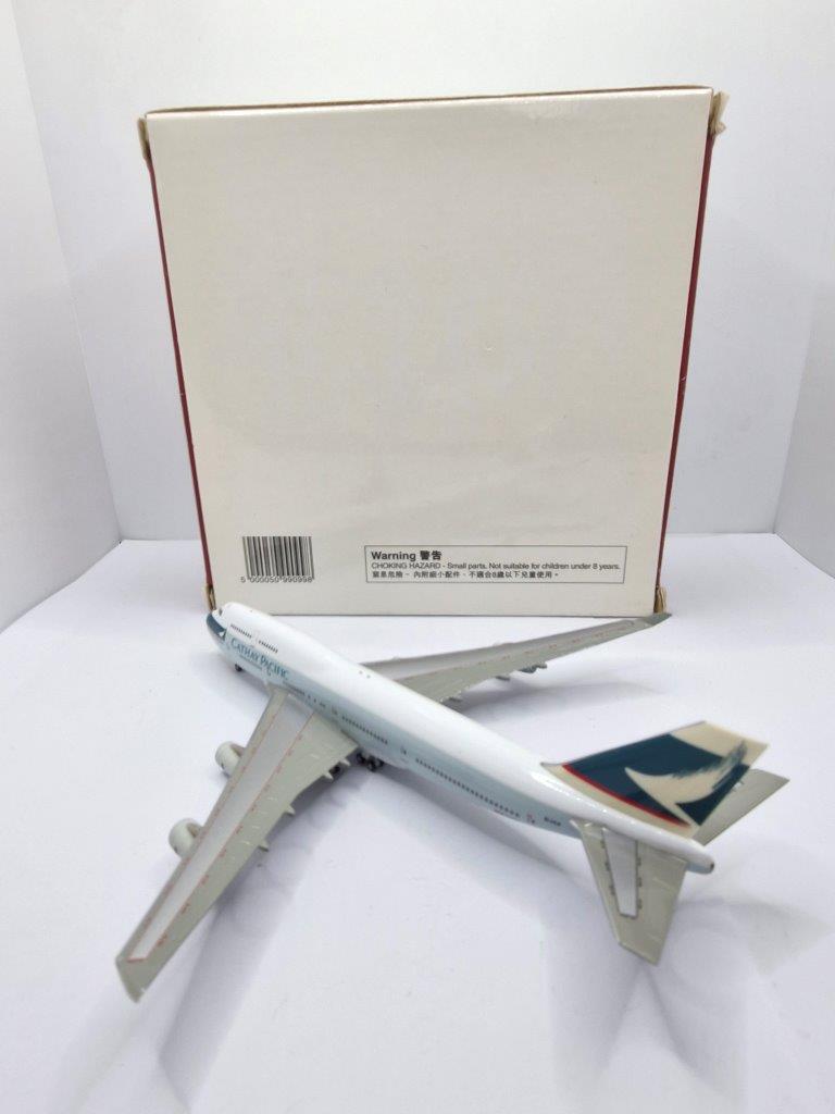 Herpa Wings 1:400 Cathay Pacific Airways B-HUI Boeing 747-400