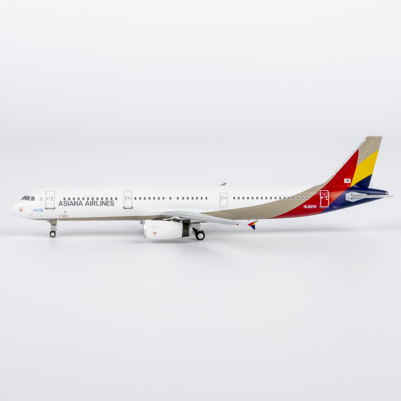 NG Models 1:400 Asiana Airlines HL8279 Airbus A321-200 - Image 2