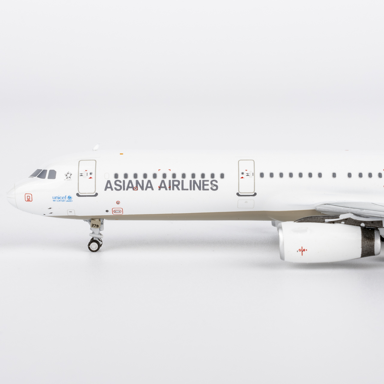 NG Models 1:400 Asiana Airlines HL8279 Airbus A321-200 - Image 3