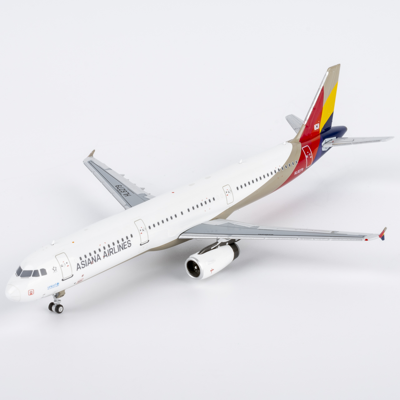 NG Models 1:400 Asiana Airlines HL8279 Airbus A321-200 - Image 5