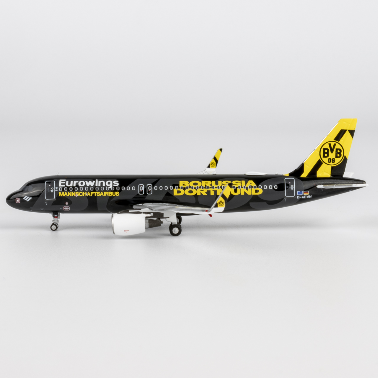 NG Models 1:400 Eurowings D-AEWM Airbus A320-200 SL - Image 2