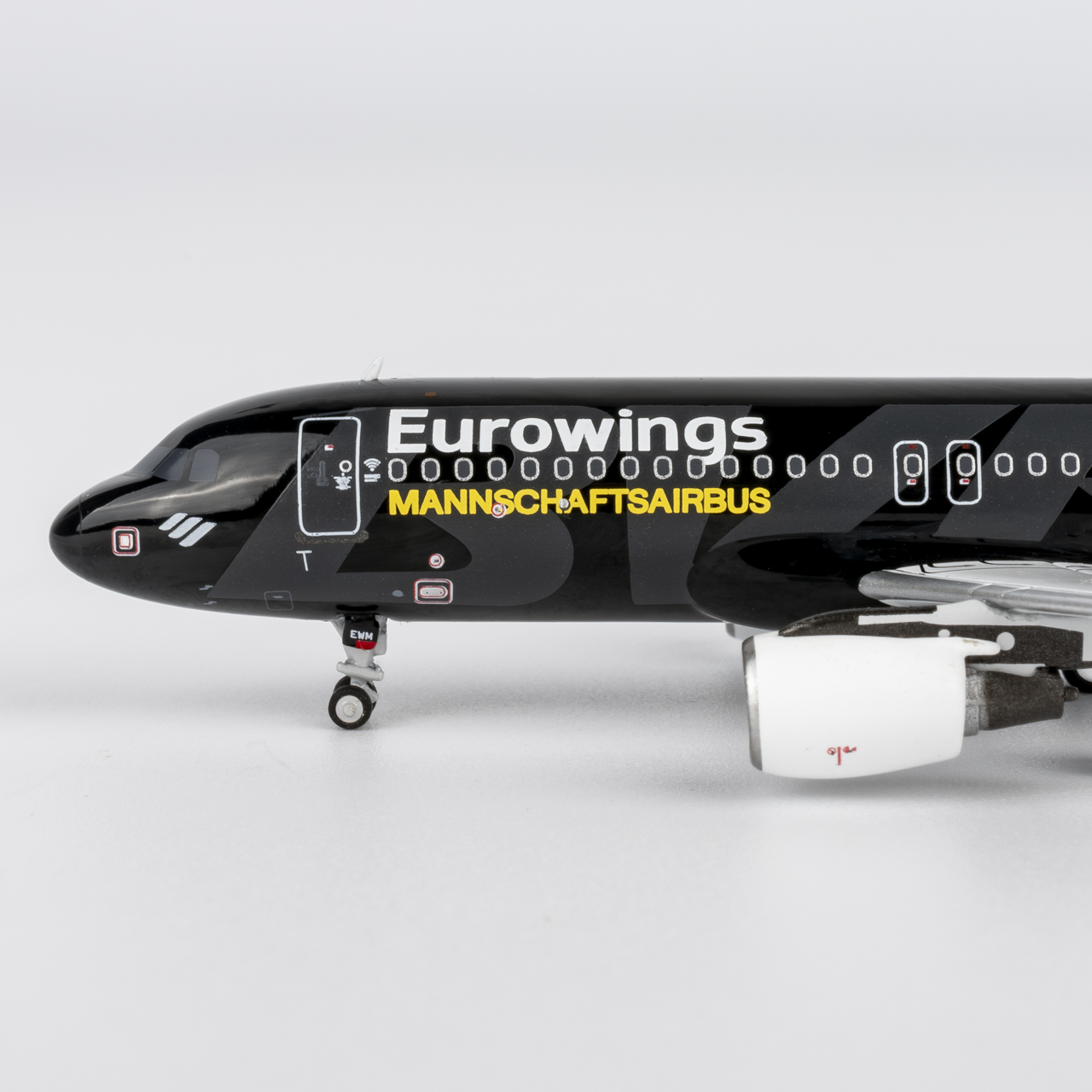 NG Models 1:400 Eurowings D-AEWM Airbus A320-200 SL - Image 3