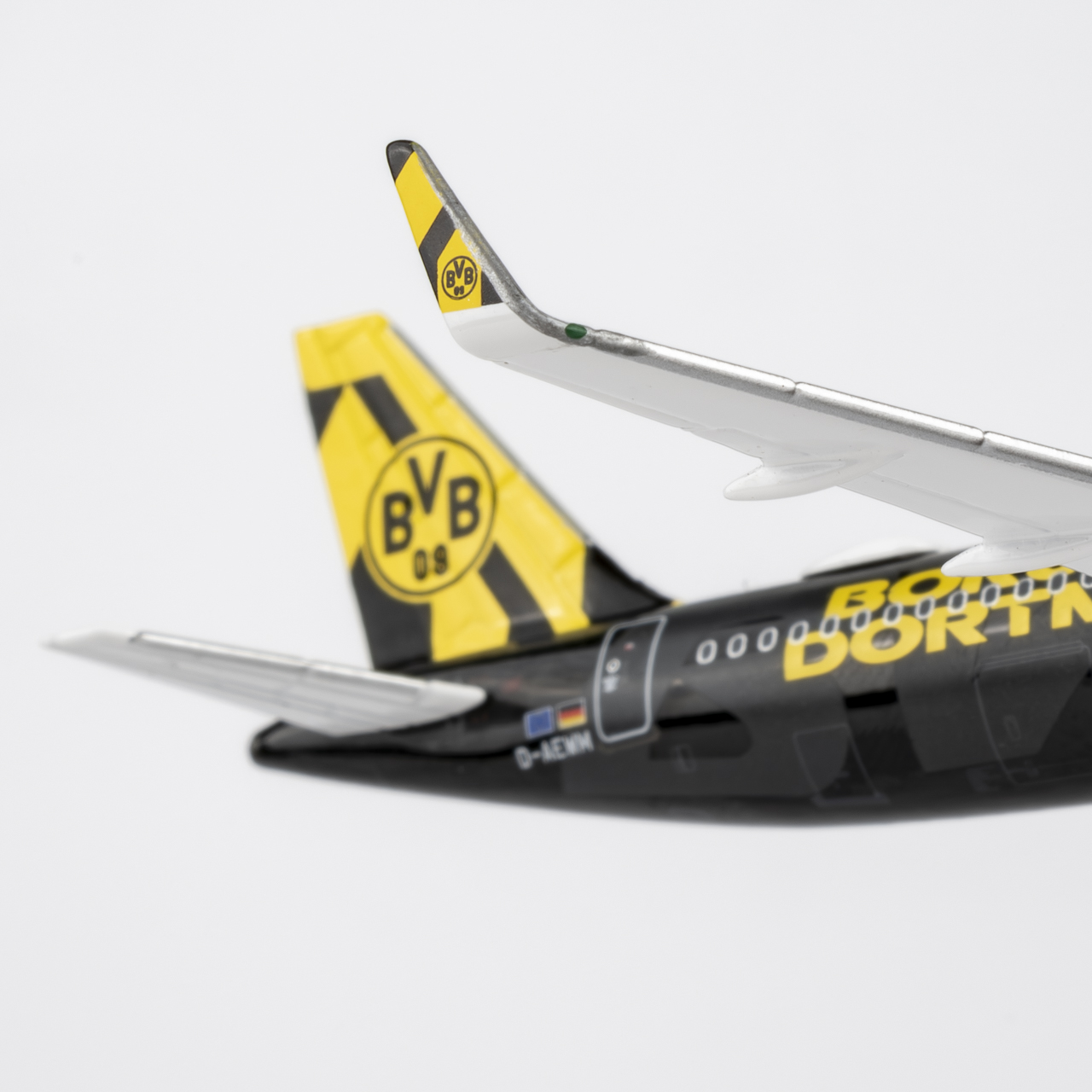 NG Models 1:400 Eurowings D-AEWM Airbus A320-200 SL - Image 8