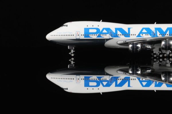 HX Models 1:400 Pan Am N747PA Boeing 747-100 - Bedfordshire