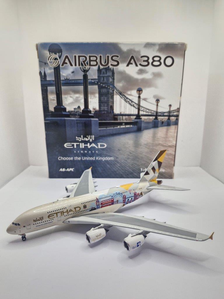 Phoenix 1:400 Etihad Airways A6-APC Airbus A380-800 - Image 3